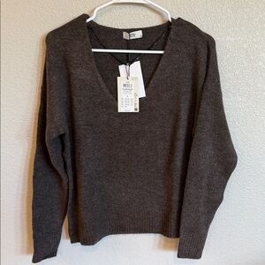 Women's V-Neck Sweater - Brown